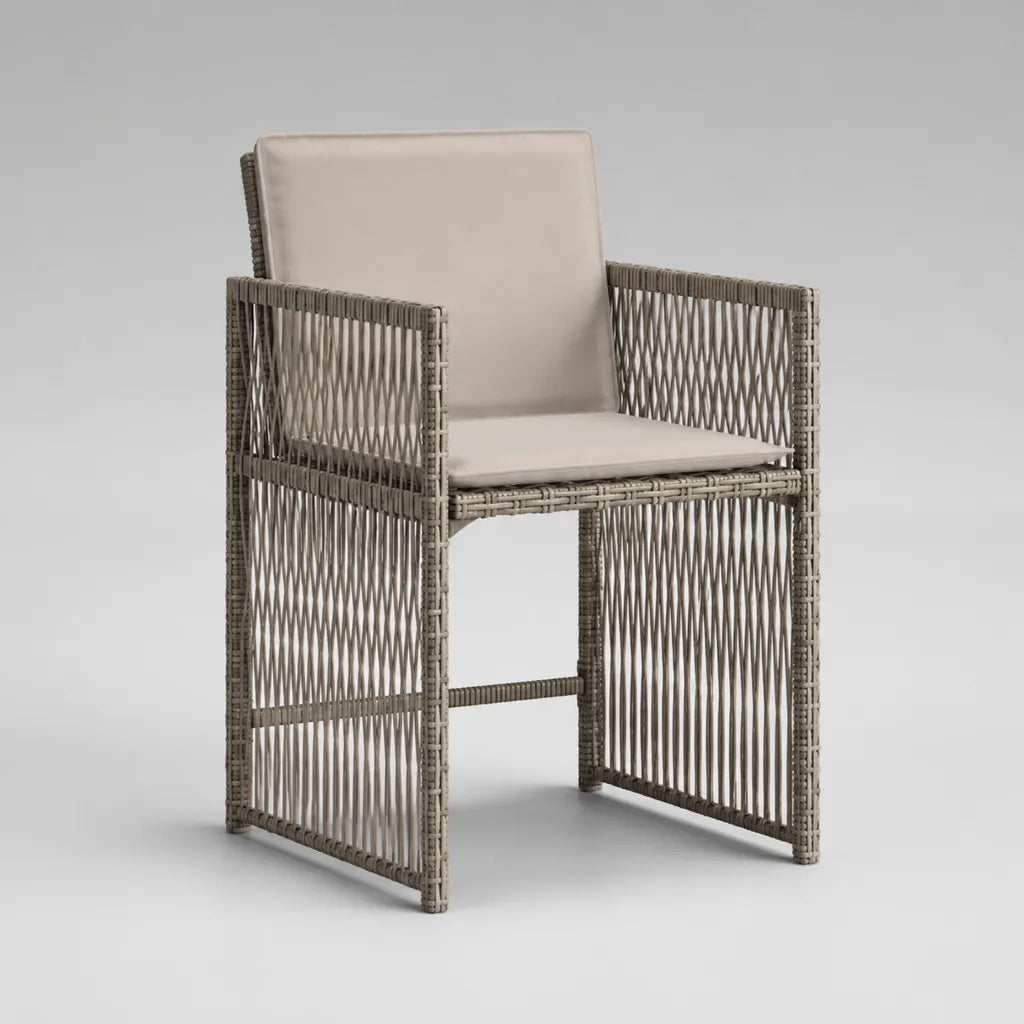 Gartenstuhl mit Armlehnen aus PE-Rattan und Stahl, Polyesterkissen, Taupe und Beige, 58 x 61 x 92 cm